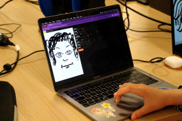 Design graphique, code créatif, p5js, photographie d'un atelier de manipulation numérique avec la maison des squares au blosne à rennes